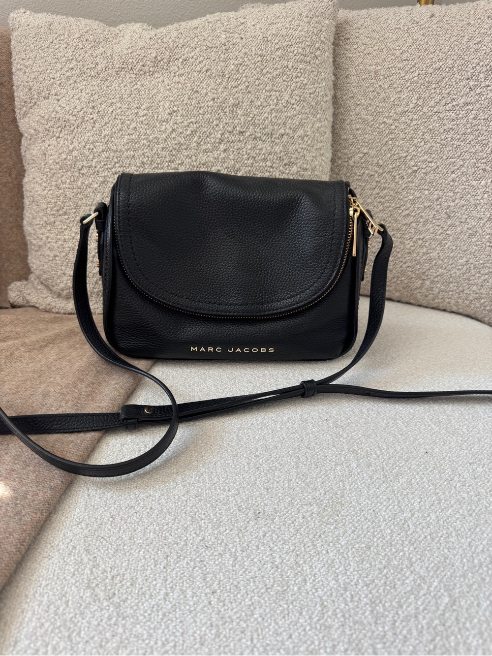 Marc Jacobs Black Pebbled Leather mini messenger Crossbody Bag